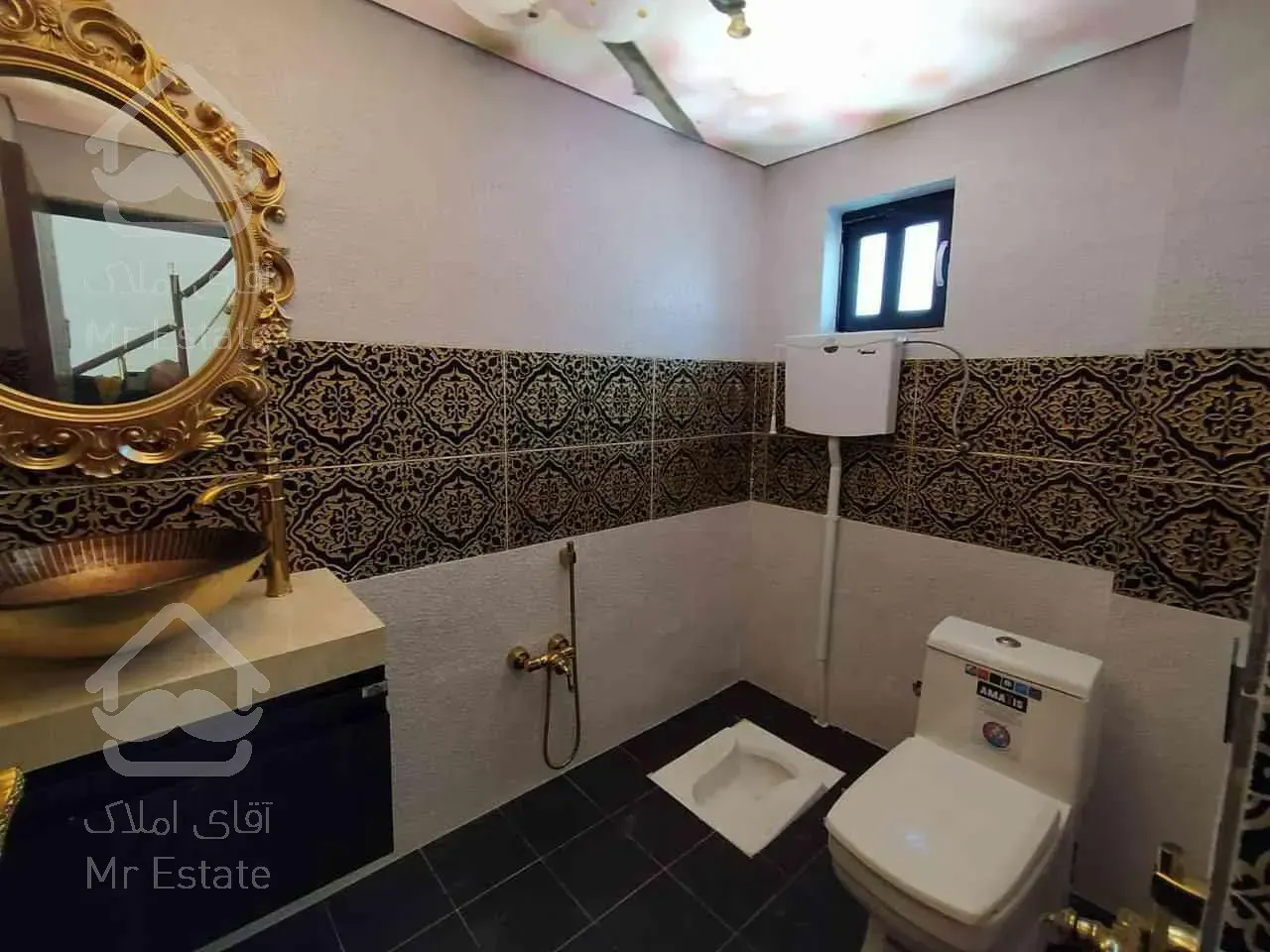 فروش ویلا ۳۰۰متری