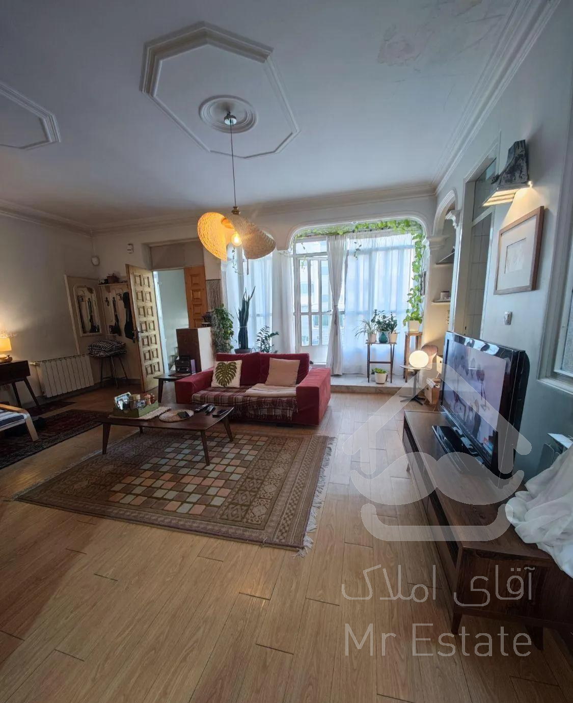 ۱۳۰متر واحد ۹۰متر ۱خواب با ۴۰متر بالکن اختصاصی