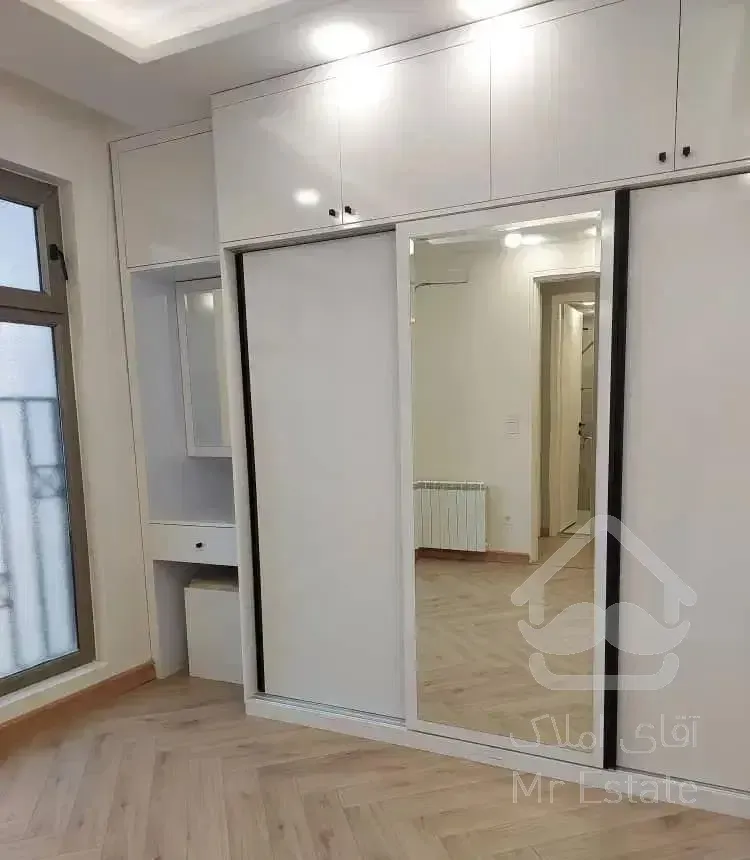 میدان ونک ۱۸۵متر ۳خواب طبقه اول