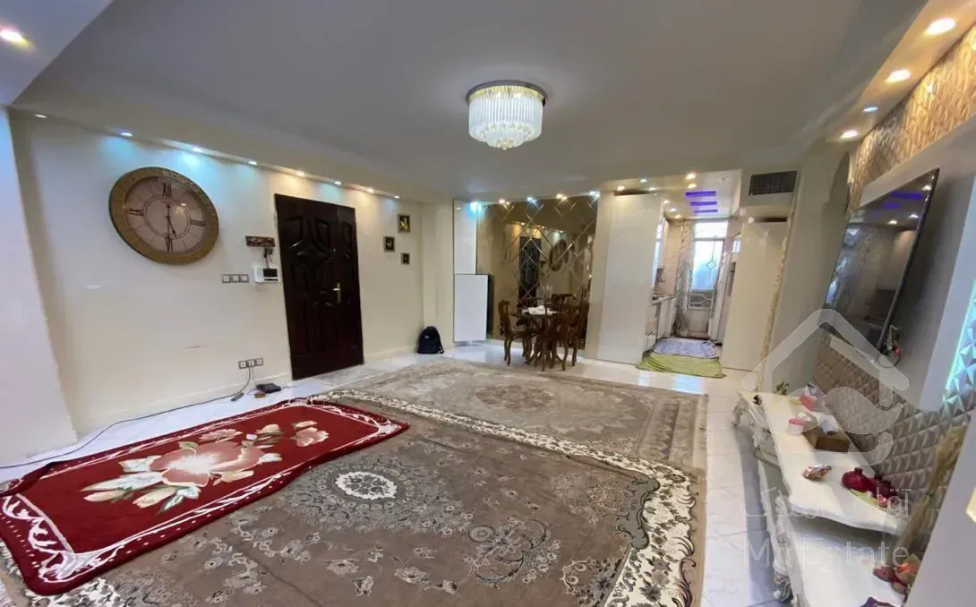 آپارتمان۸۳متری ۲خوابه طبقه۳در شهرک شهید باقری