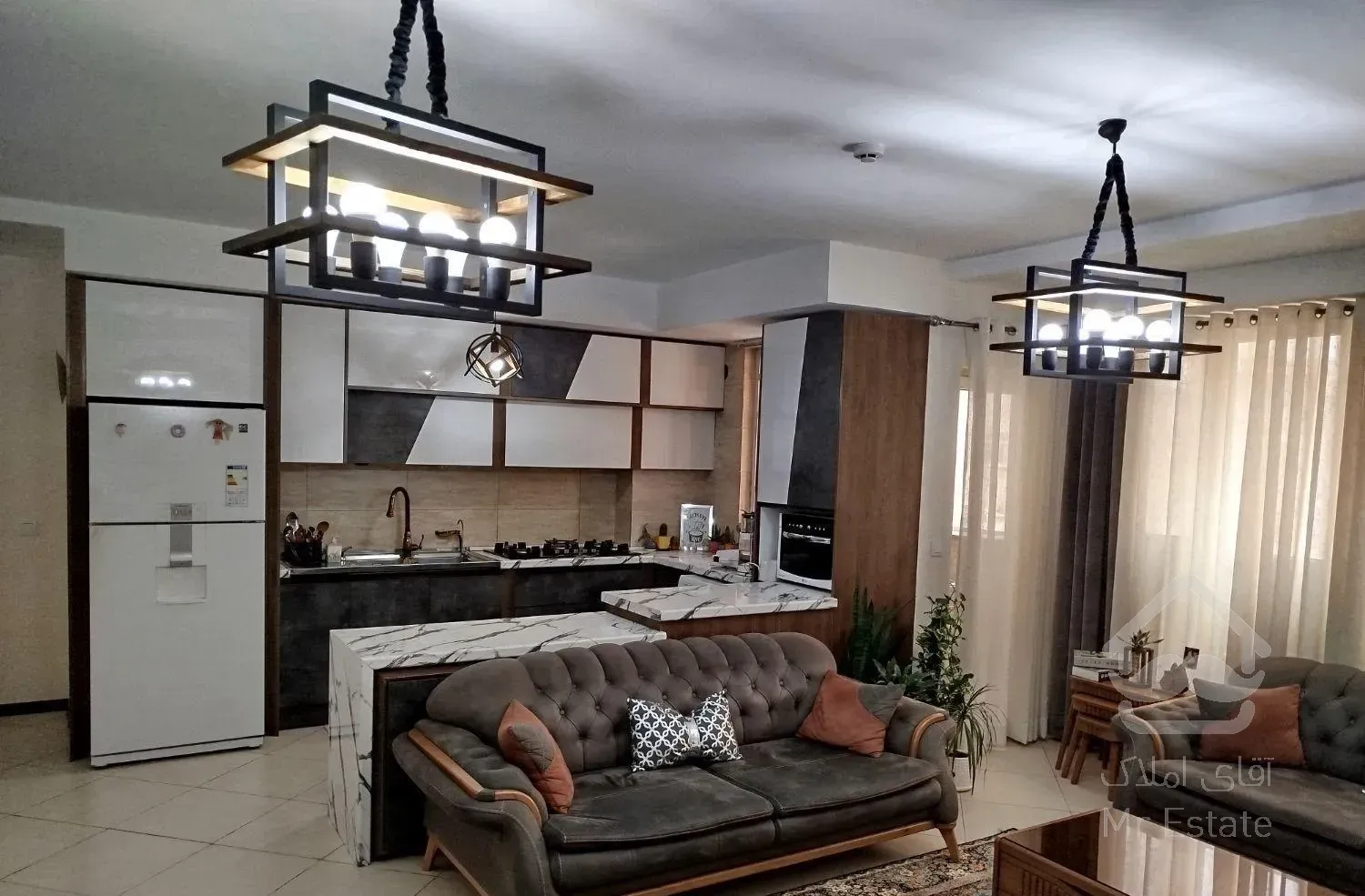 آپارتمان ۱۰۴متری زیر قیمت منطقه