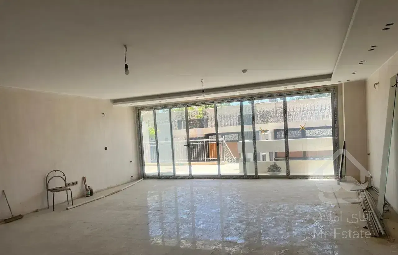 فروش آپارتمان۲۲۲ متری دارای حیاط اختصاصی