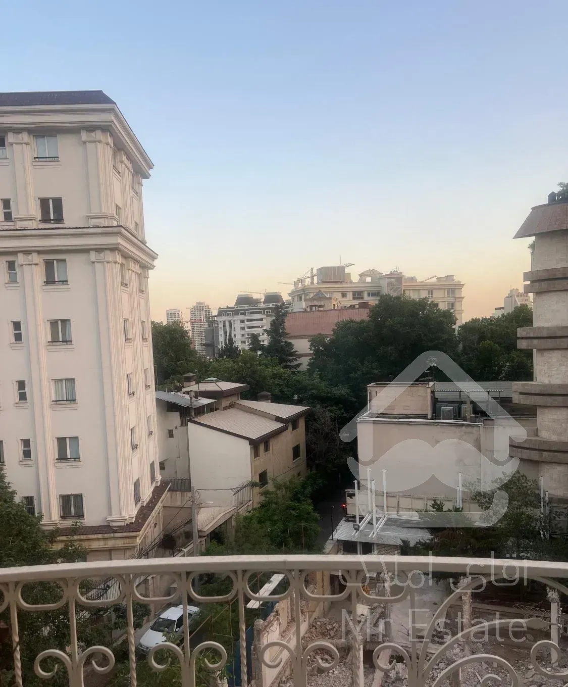 باغ فردوس نور و ویو عالی