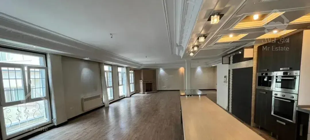 ۲۴۵ متر/ ۵ اتاق/۳ پارکینگ مجاور هم