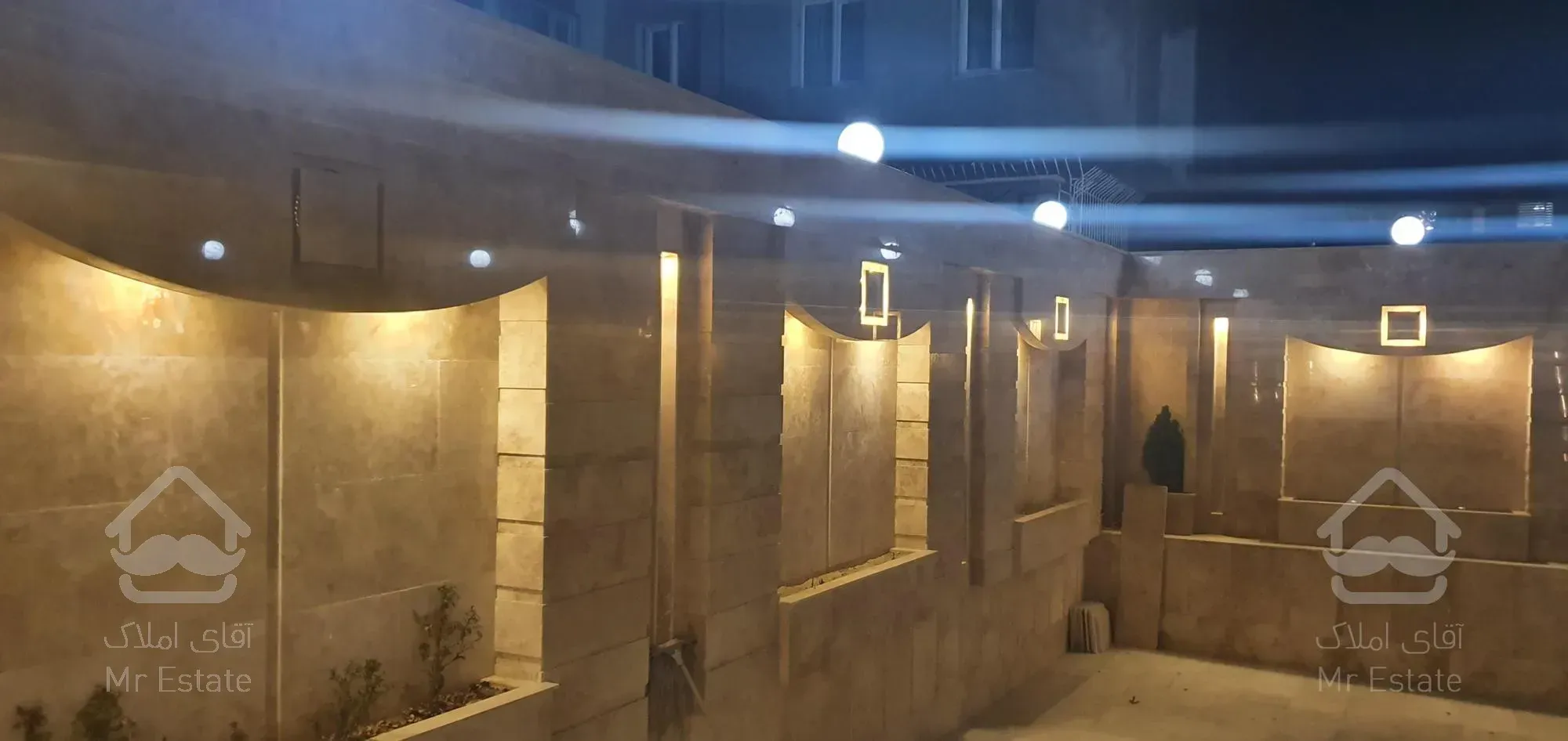 ۸۲متر واحد در خیابان گاندی مجتمع ۲۰ واحدی