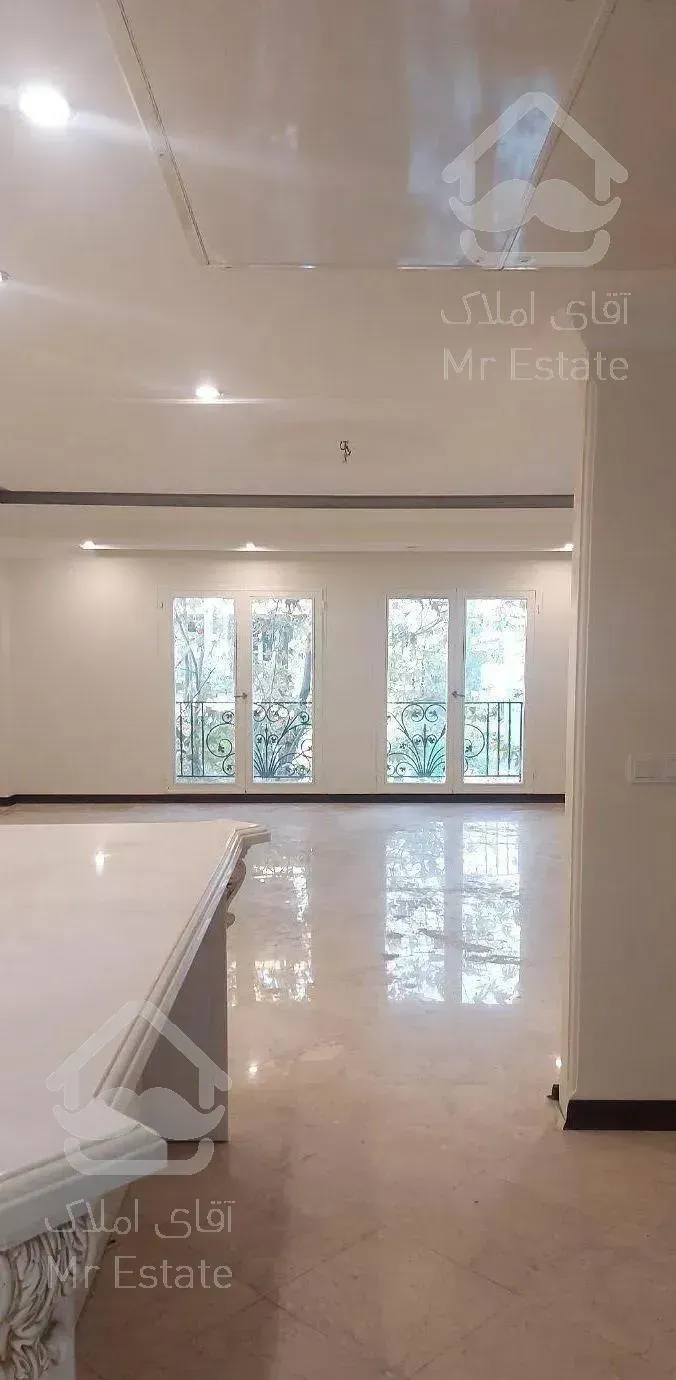 ۱۷۵متری۳خواب/نورگیر مستقیم/رو به روی پارک ملت