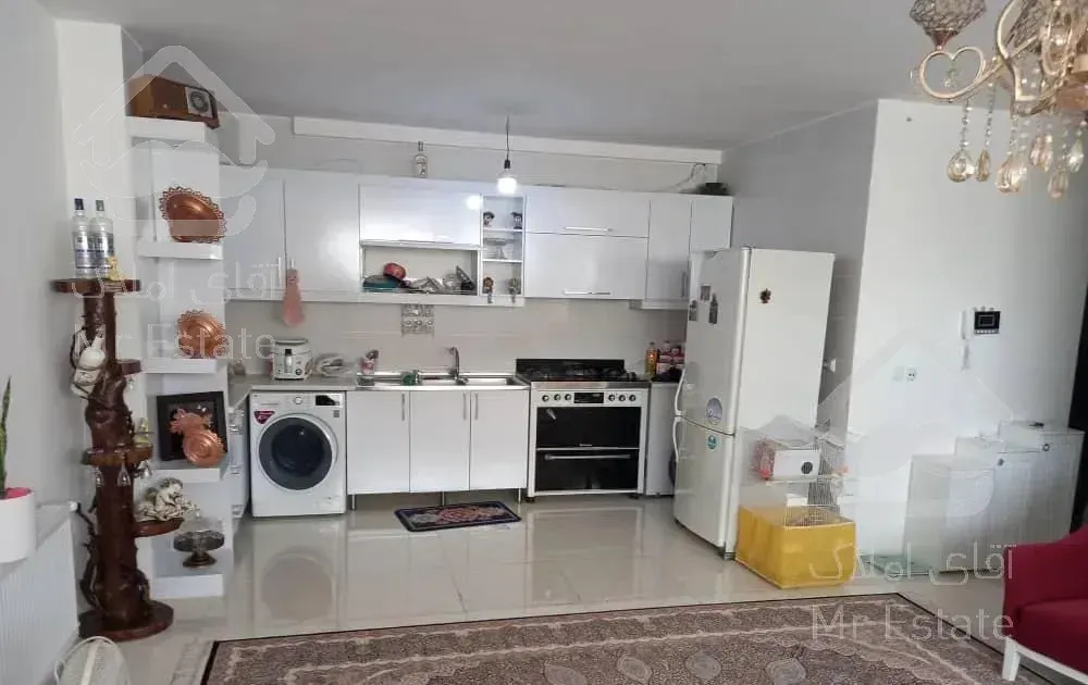 فروش ۸۱ متری آسانسور دار طبقه دوم شمالی شهرک سیمرغ