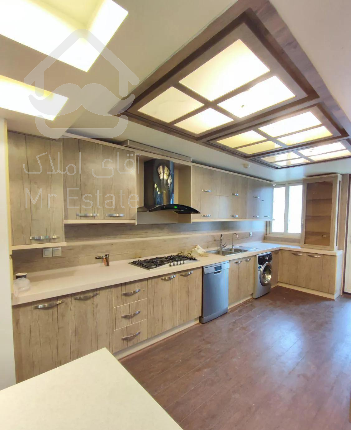 آپارتمان ۲۴۰متری۳خواب طبقه۸ برج با ۱۵ متر تراس