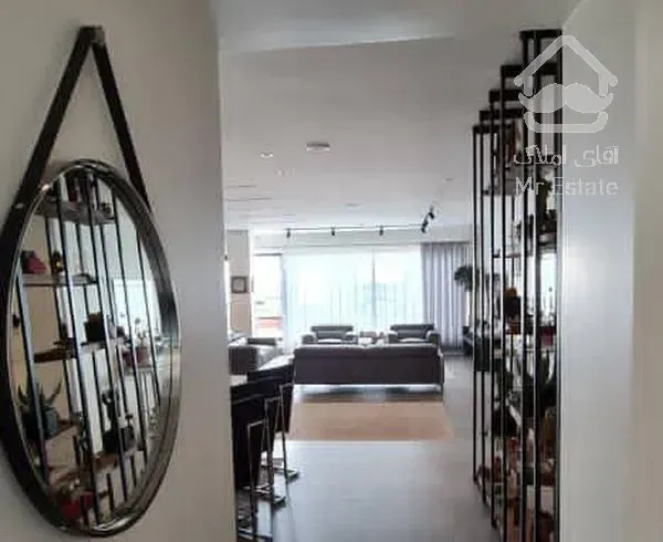 ۱۸۰متر پنت هاوس با تراس وسیع و چشم انداز همیشگی