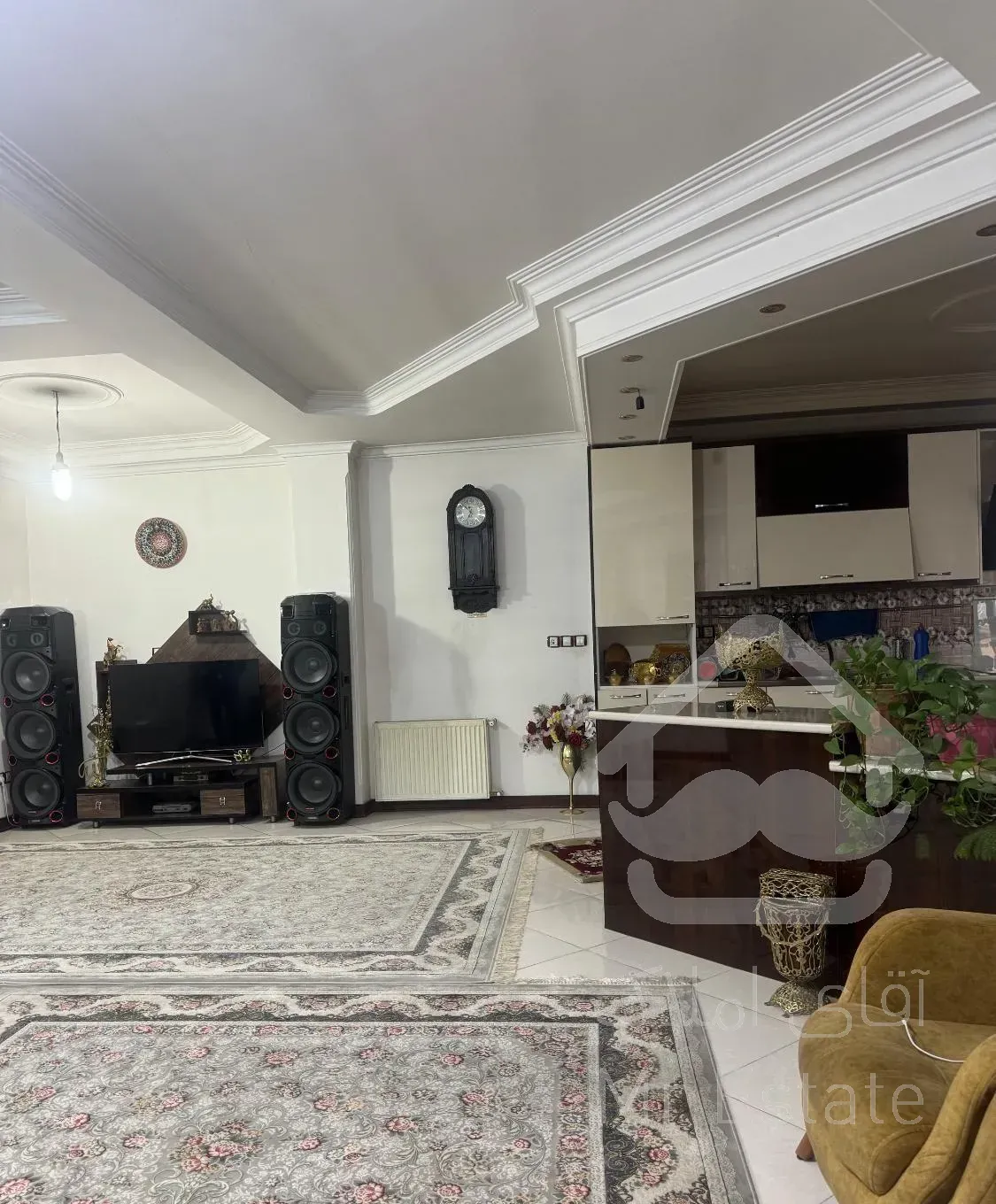 آپارتمان دوخواب/پارکینک/انباری/املاک کریمی