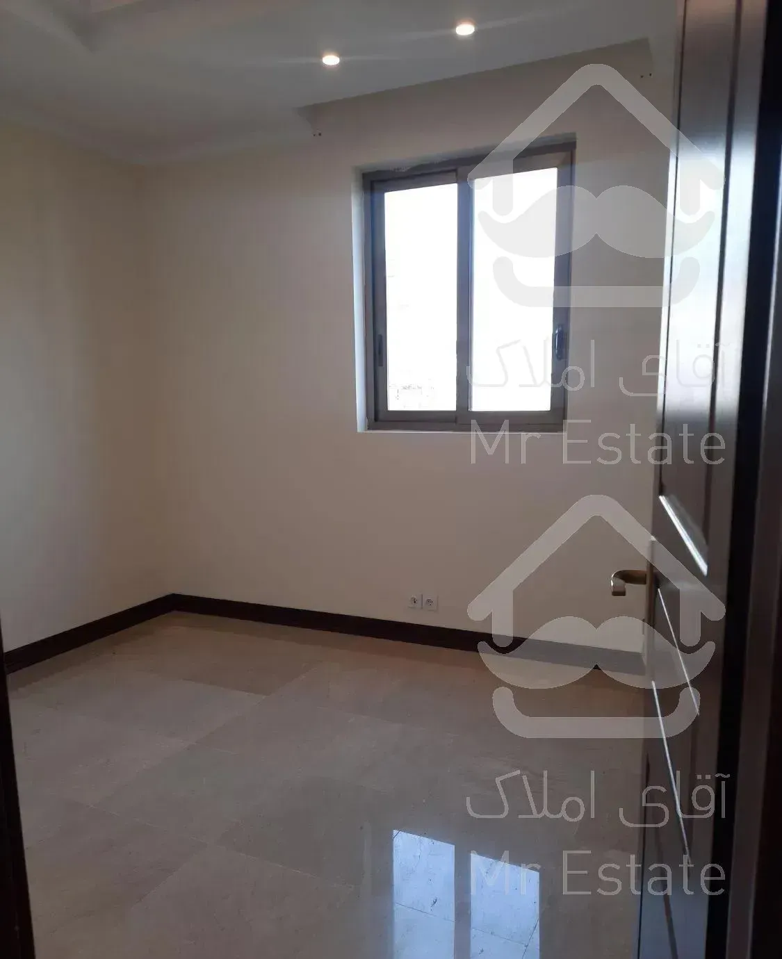 ۹۵ متر دو خواب جنوب میرداماد