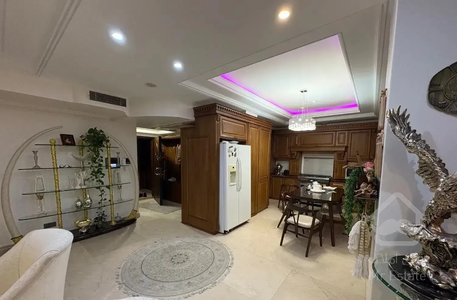 پاسداران/بوستان ها/۱۴۰متر/۳خواب/۲پارکینگ