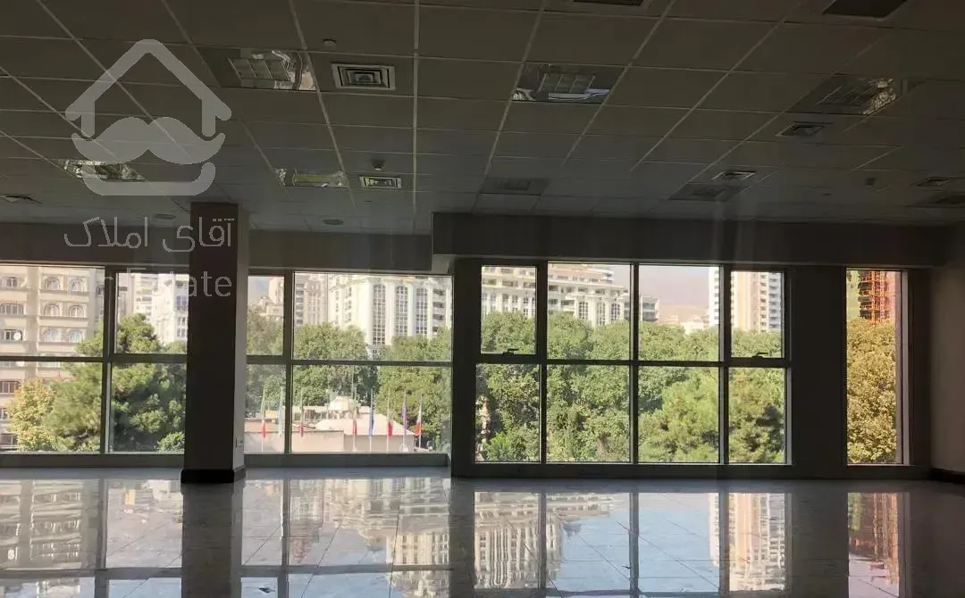 برِ ملاصدرا / ۱۳۰ متر / موقعیت اداری/۲ پارکینگ