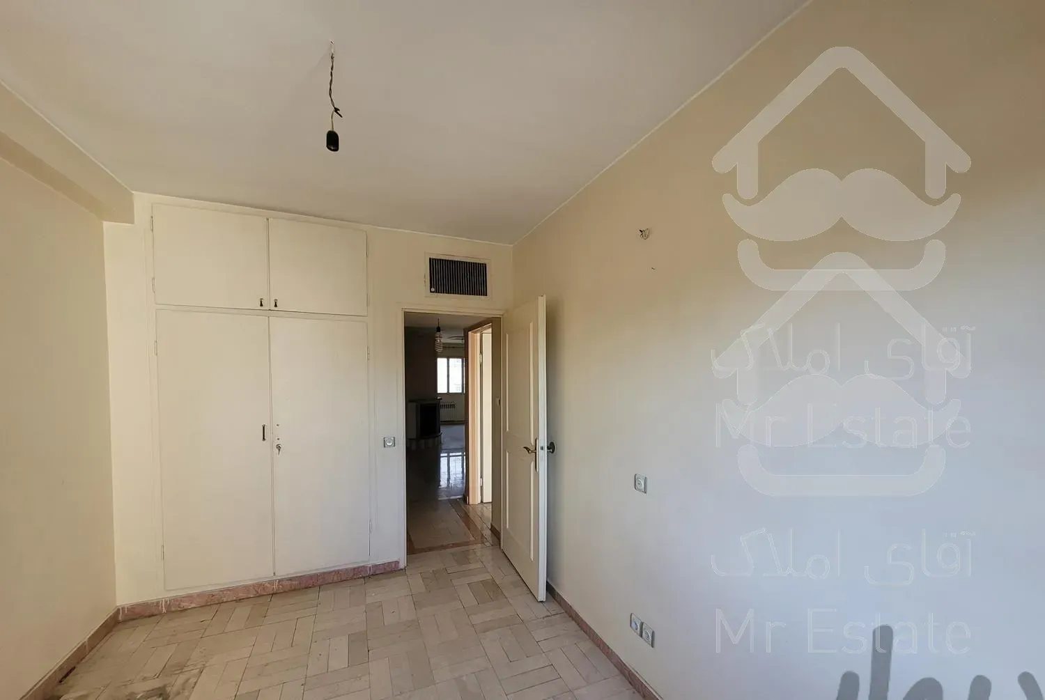 فروش آپارتمان پذیرایی پرده خور