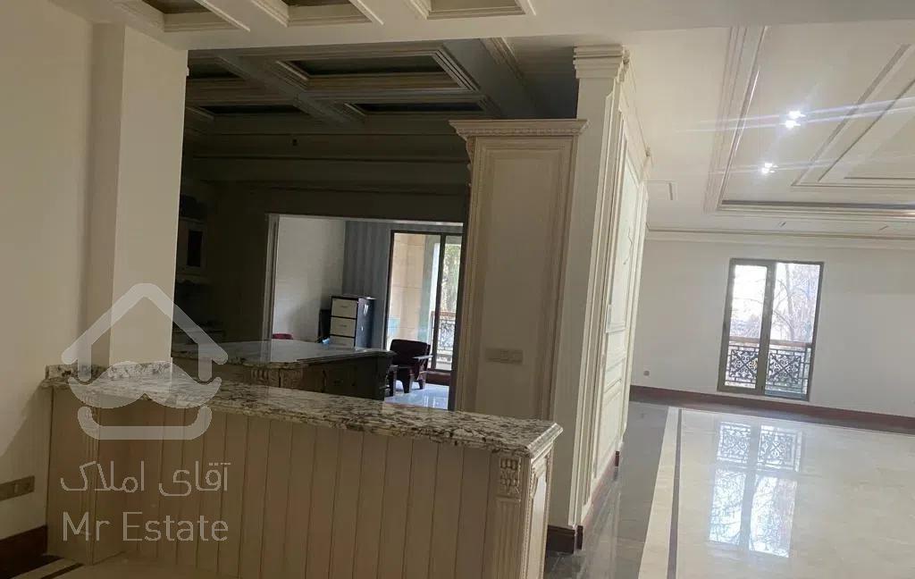 اندرزگو ۲۳۵ متر ۳ خوابه - دو پارکینگ سندی