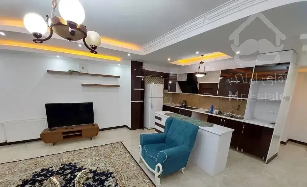 آپارتمان طالقانی 94متر/ شرقی 4/ خوش نقشه/ نورگیر