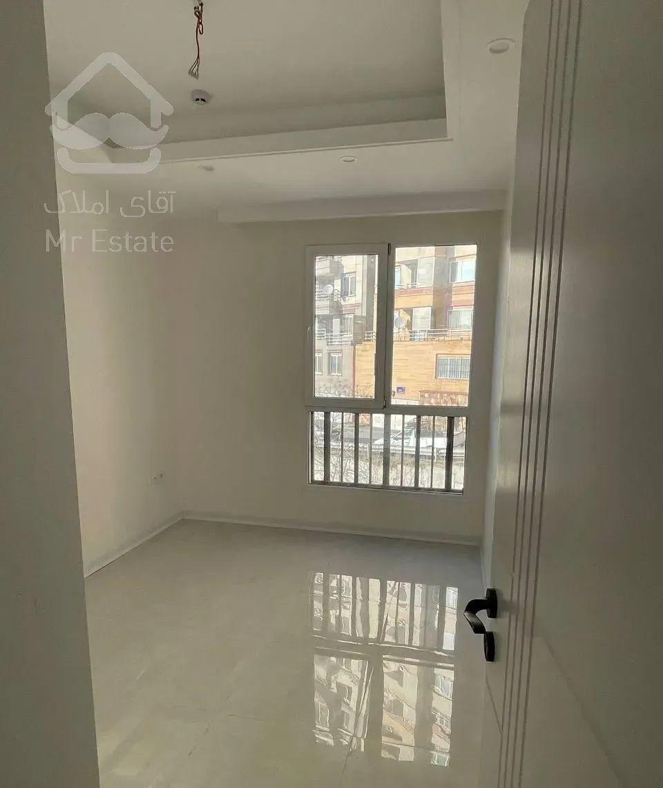 ۱۳۰متر ۳خواب مستر ۲پارکینگ