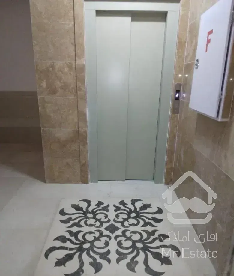 ۶۰۰متر مسکونی نوساز فروش بصورت یکجا وزرا.ک.چهاردهم