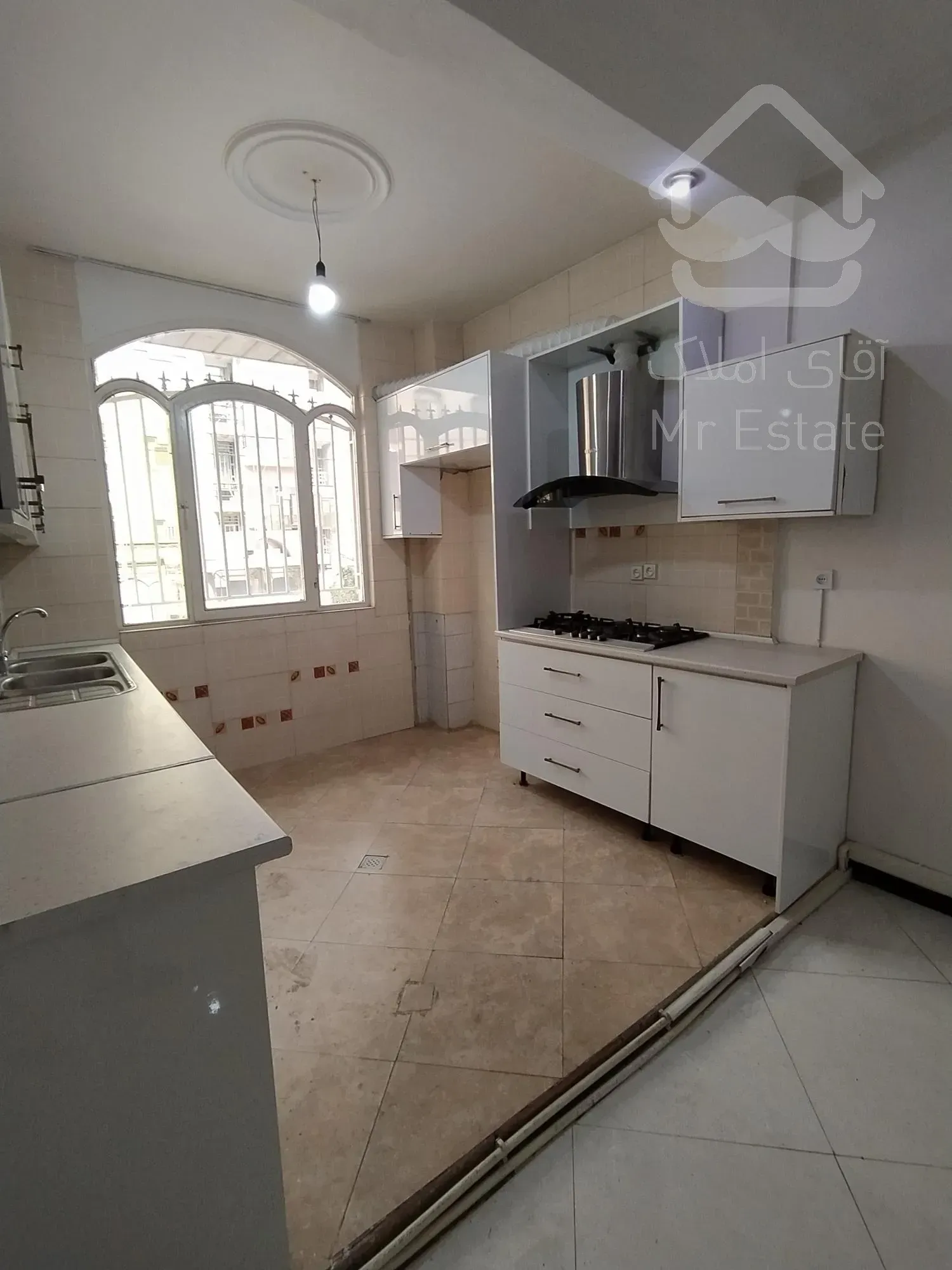 ۵۰ متر « اکباتان » غرق نور