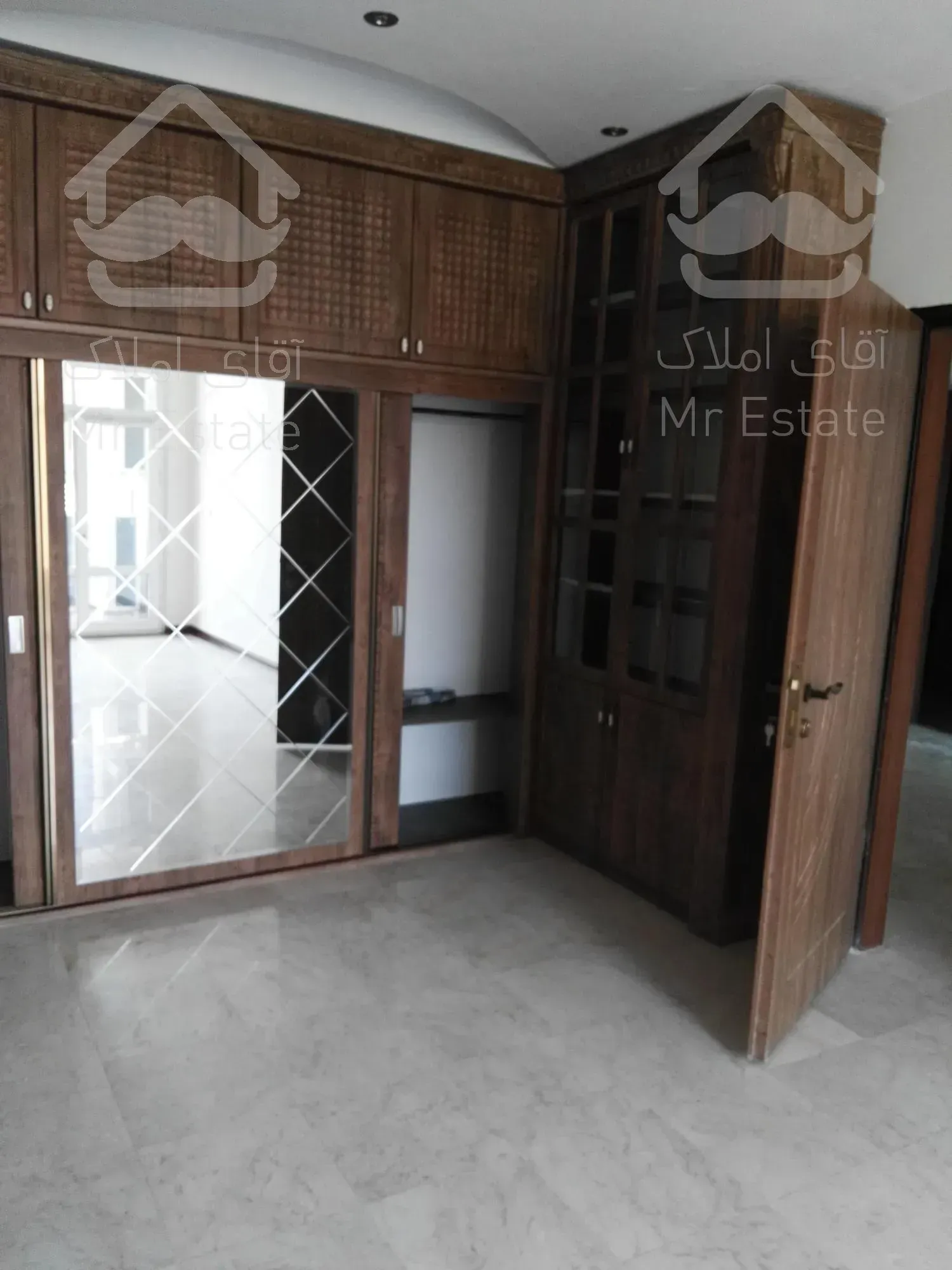 اجاره آپارتمان تکواحدی نوساز ۲۵۰ متری کاشانی گلستانها