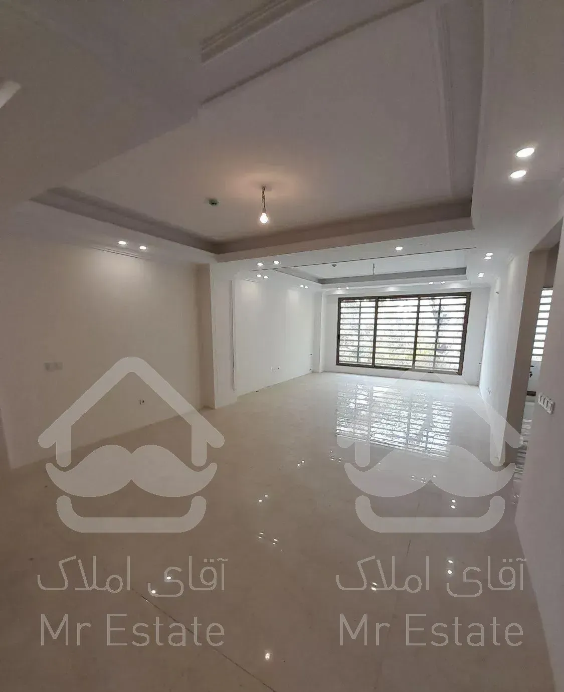 ۱۴۰متر/۳خواب/دارای پاسیو اختصاصی/واحد سازنده