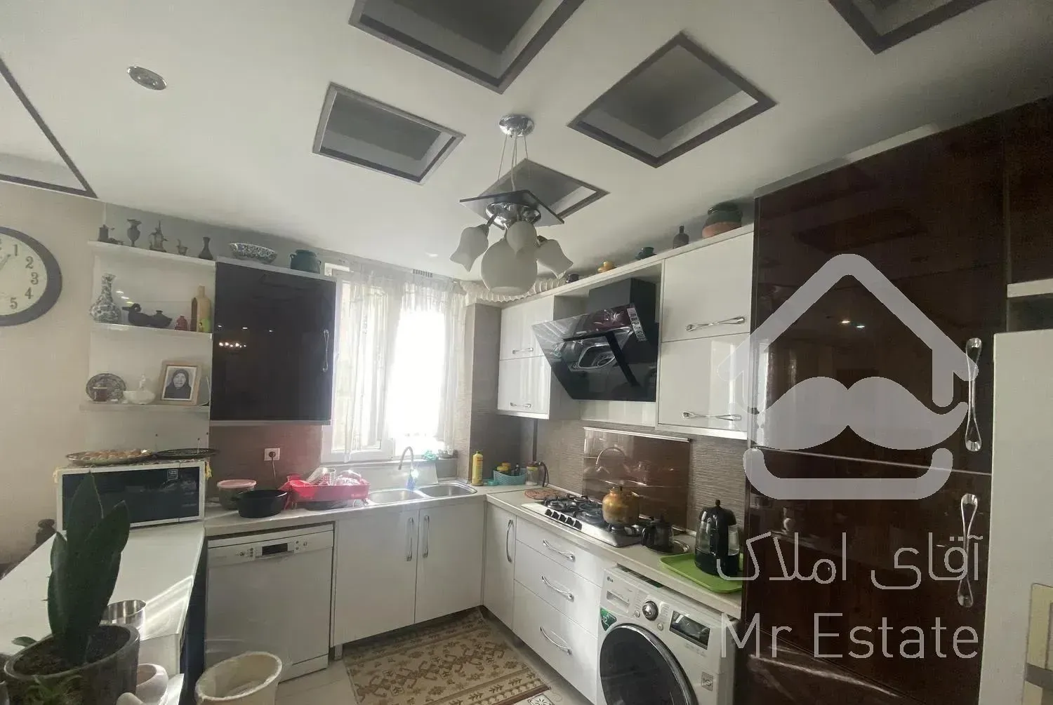 آپارتمان ۱۰۵متر ۳خواب ۴ ساله شمال فاطمی