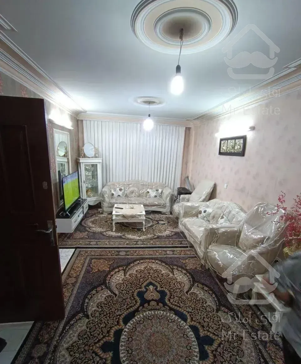 ۵۵متر/تک واحدی/نزدیک‌ مترو/سالن و اتاق پرده خور