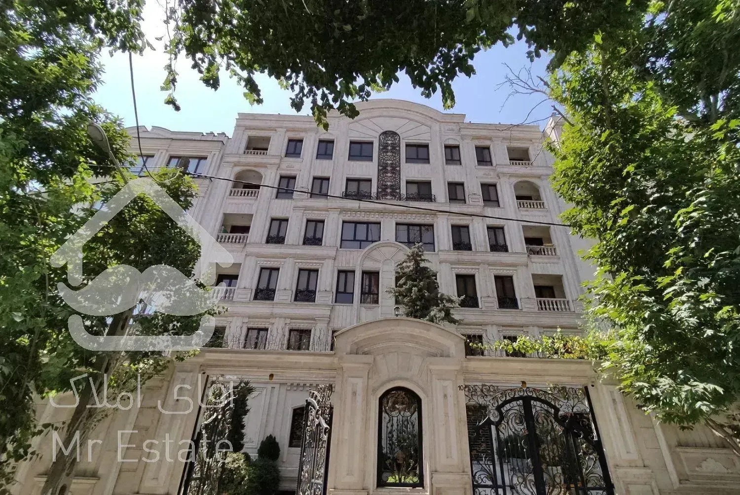 زعفرانیه ٢٠٠ متر 2 پارکینگ/فایل شخصی/ تماس تا 12شب