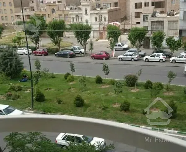 آپارتمان شیک،بر درختی