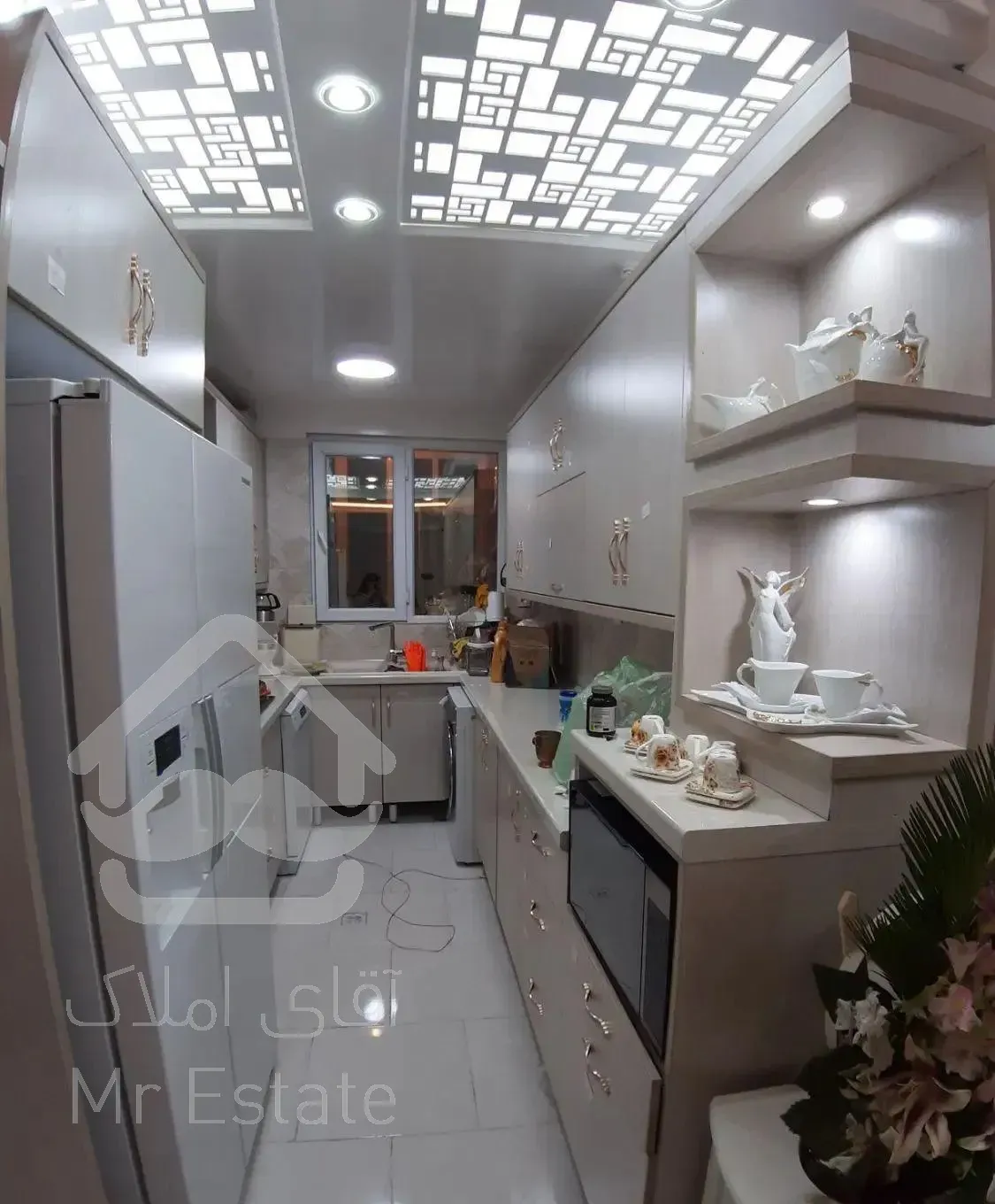 آپارتمان زیر قیمت منطقه