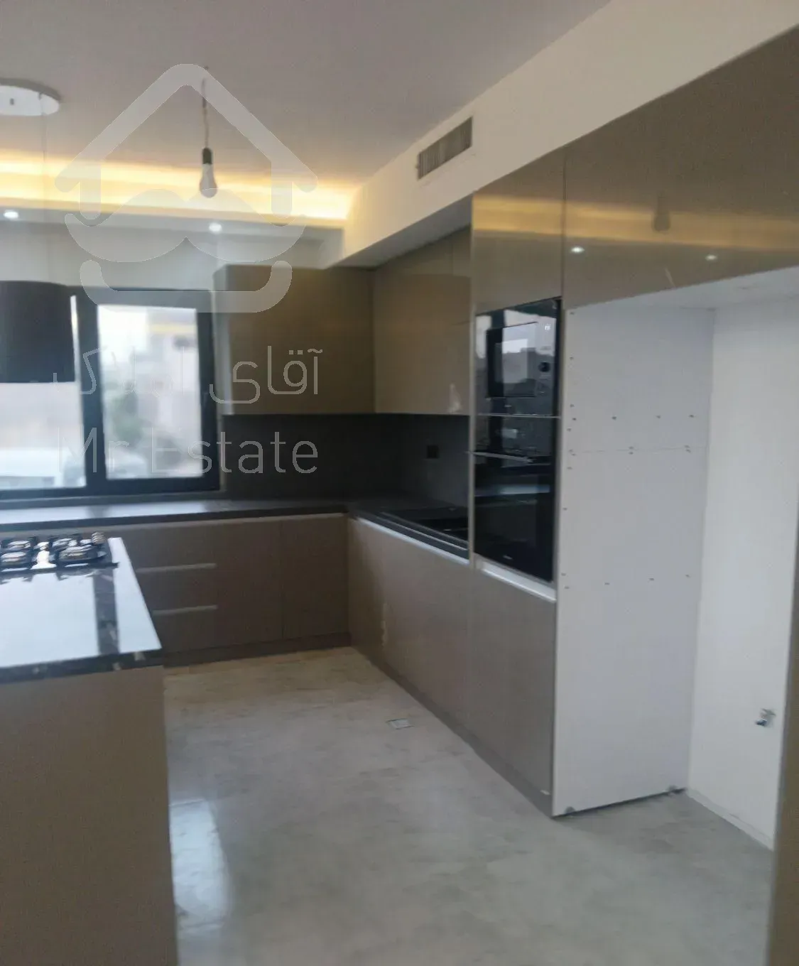 فروش آپارتمان ۱۱۸ متری ۲ خوابه طبقه ۳ در گاندی