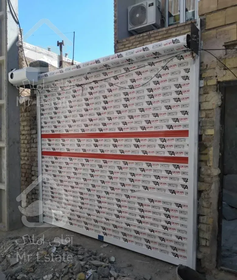 دوربین های مدار بسته و درب های اتوماتیک