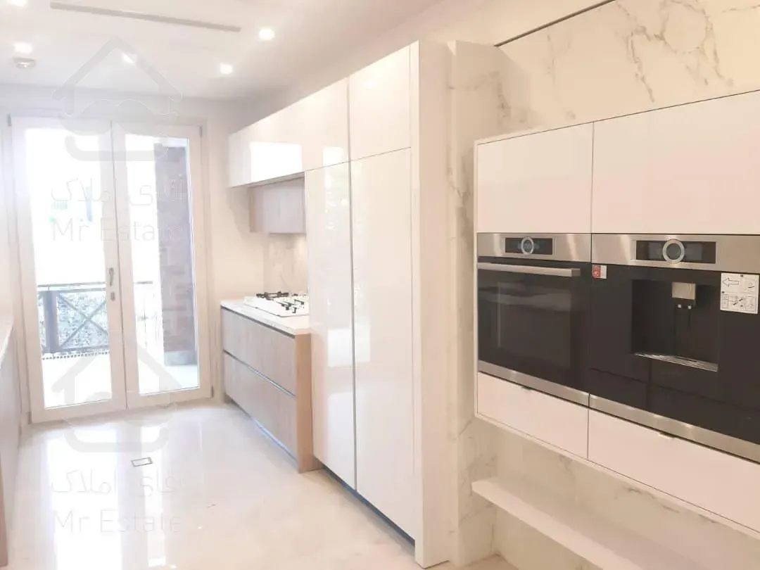 آپارتمان ۲۷۰متر فرمانیه سنبل تراس بزرگ فول نوساز فرنیش