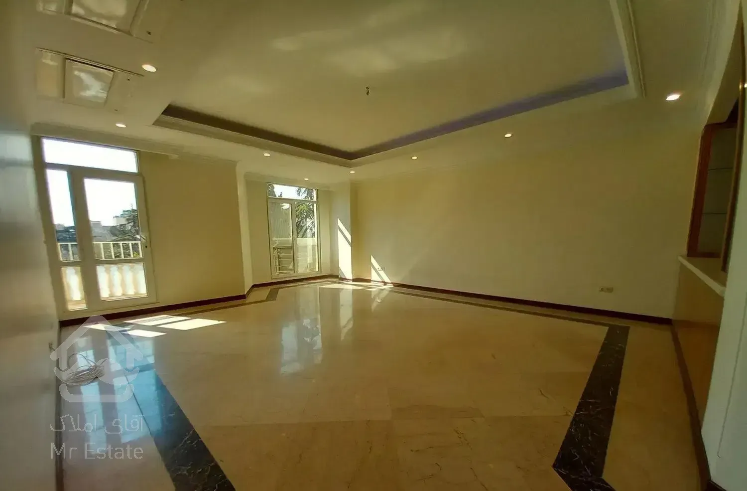 پاسداران 150 متر 3 خواب       2 پارکینگ / تبدیل