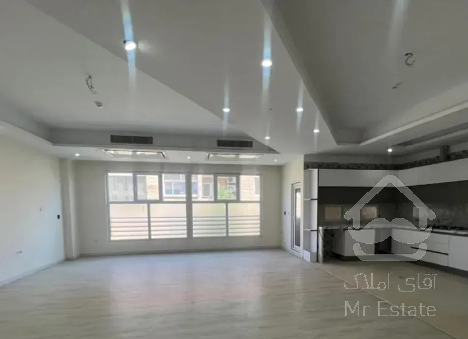 ۱۲۲ متر / ورودی چهارباندی / بالکن دار