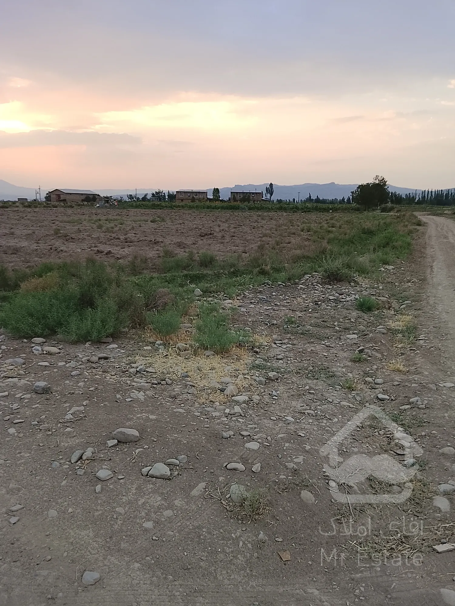 زمین 1250 متری /روستای باروج (مرند)