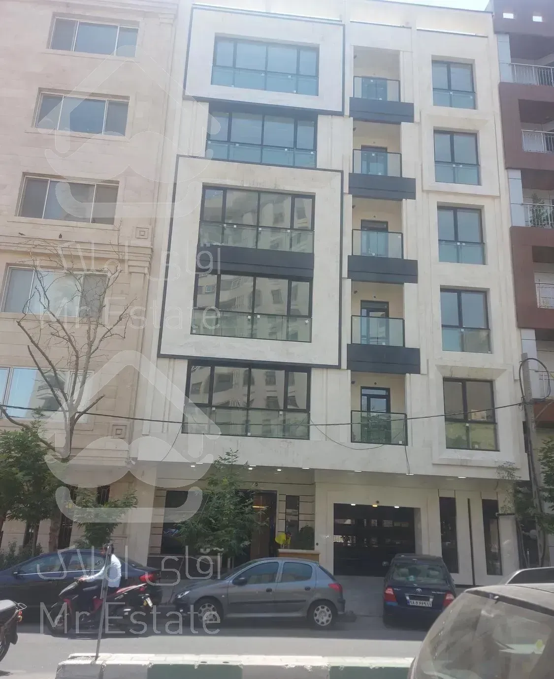 ونک آفتاب 132 متر سه خواب دو پارکینگ