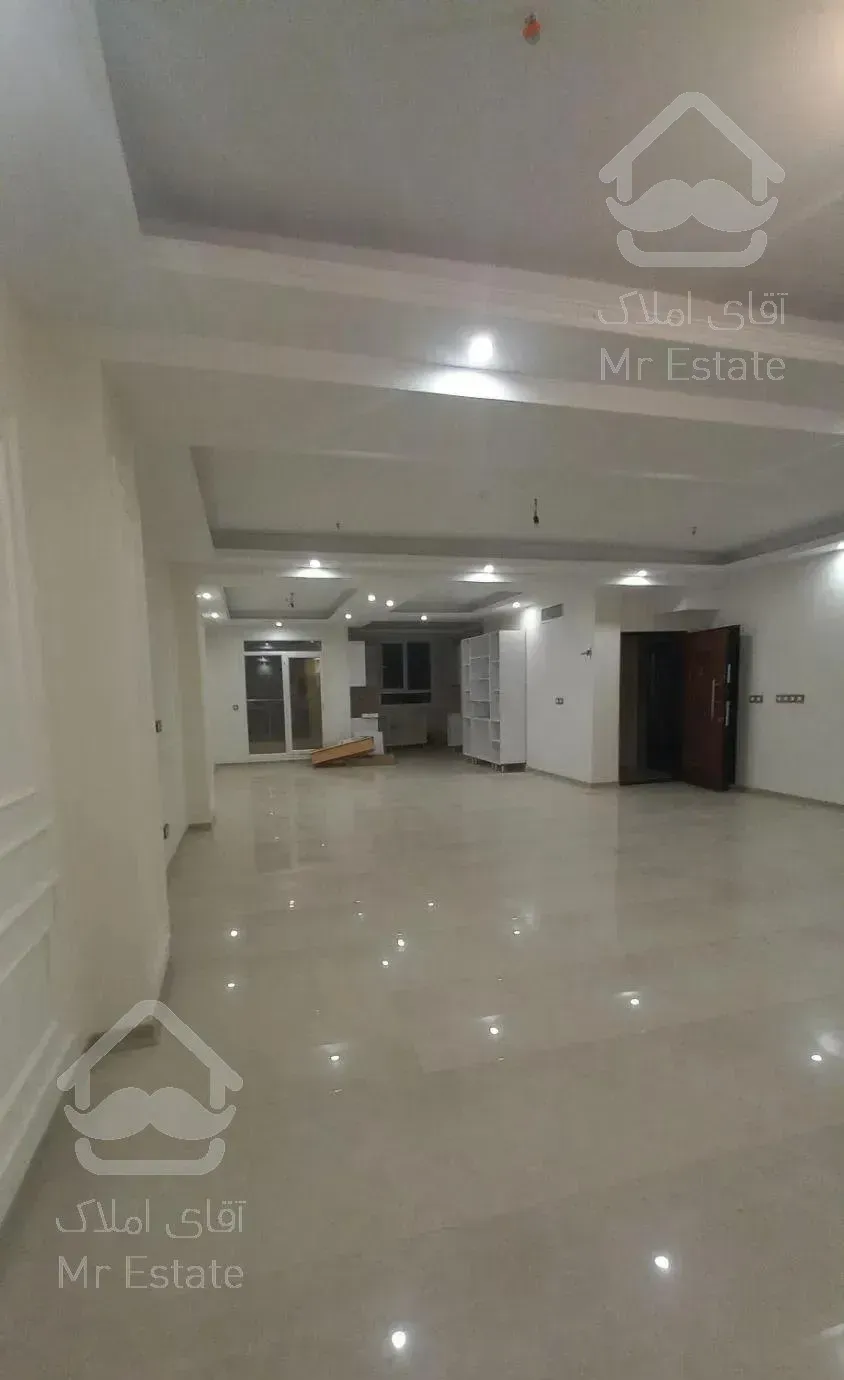 ۱۷۰ متر نوساز  شمال خواجه عبدالله با دو پارکینگ