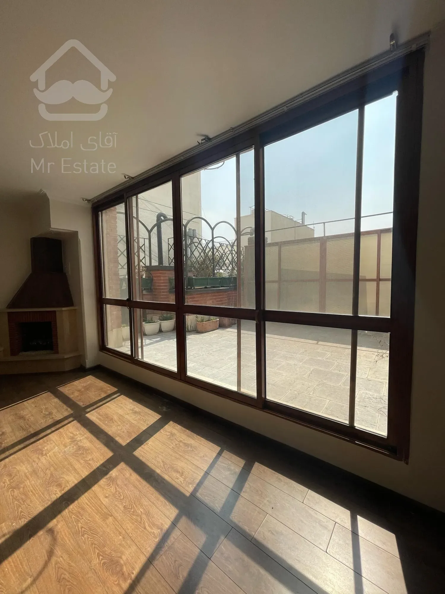 رهن و اجاره آپارتمان۲۲۰متر آجودانیه