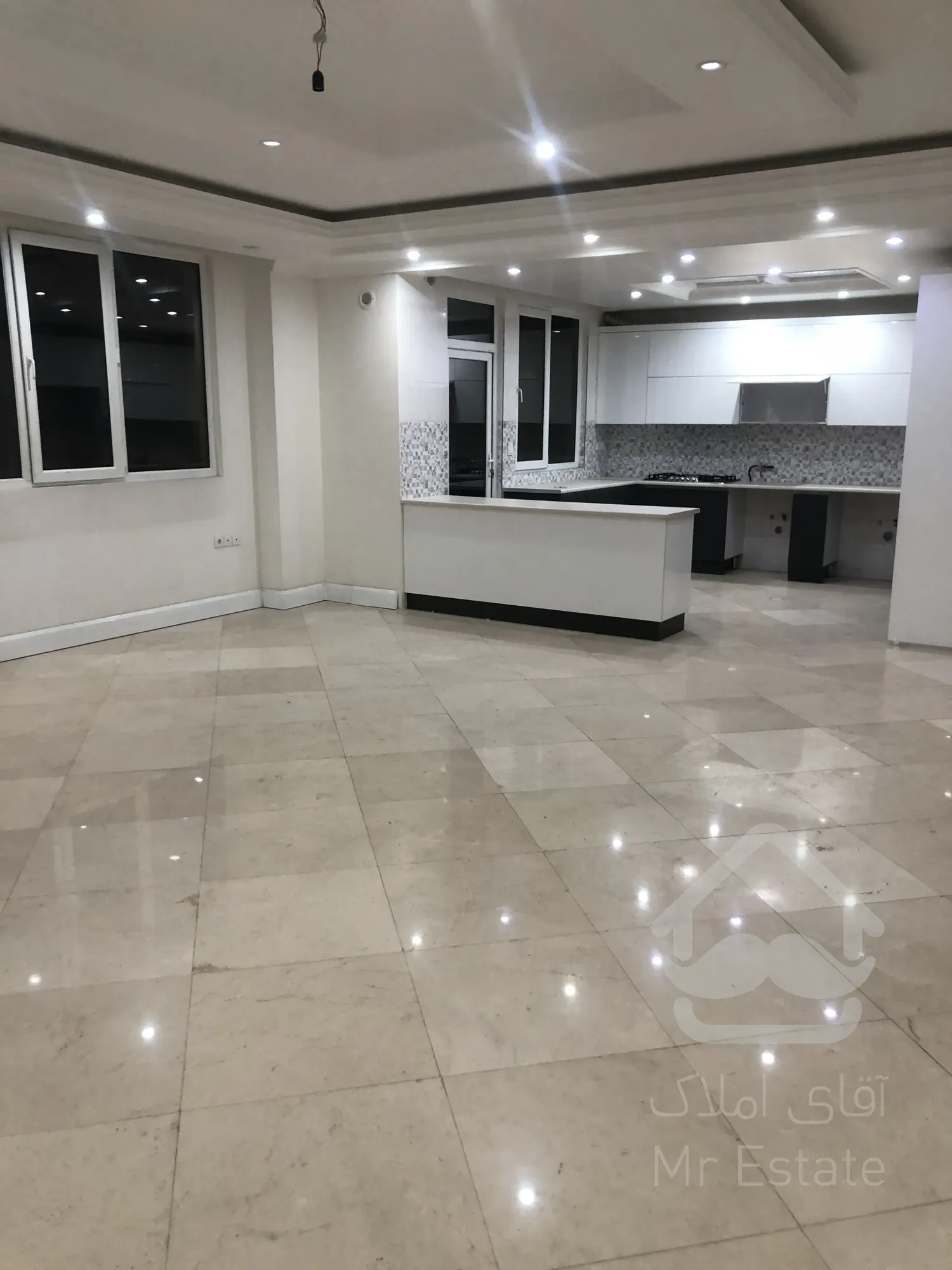 ۸۰متر۲خواب فول روبه کوچه