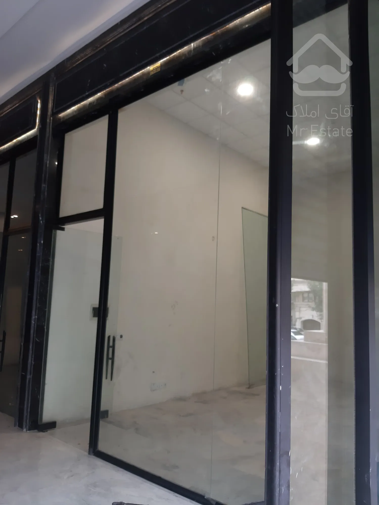 فروش مغازه 22 متری در رونیکا مال هروی جنب مترو