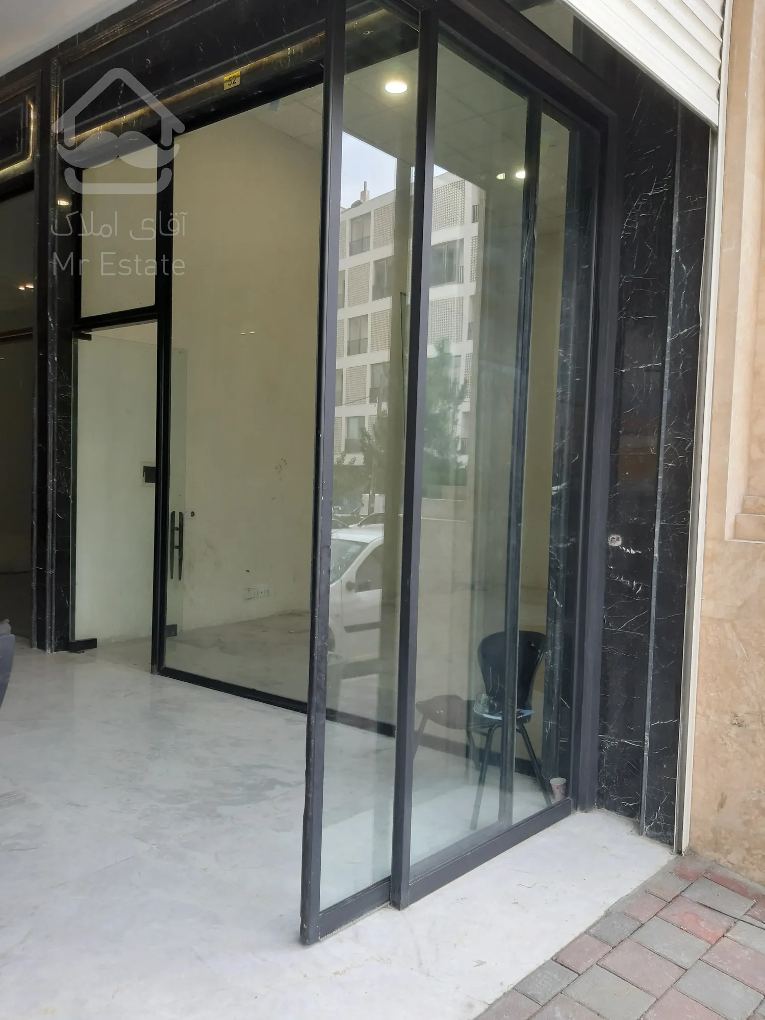 فروش مغازه 22 متری در رونیکا مال هروی جنب مترو