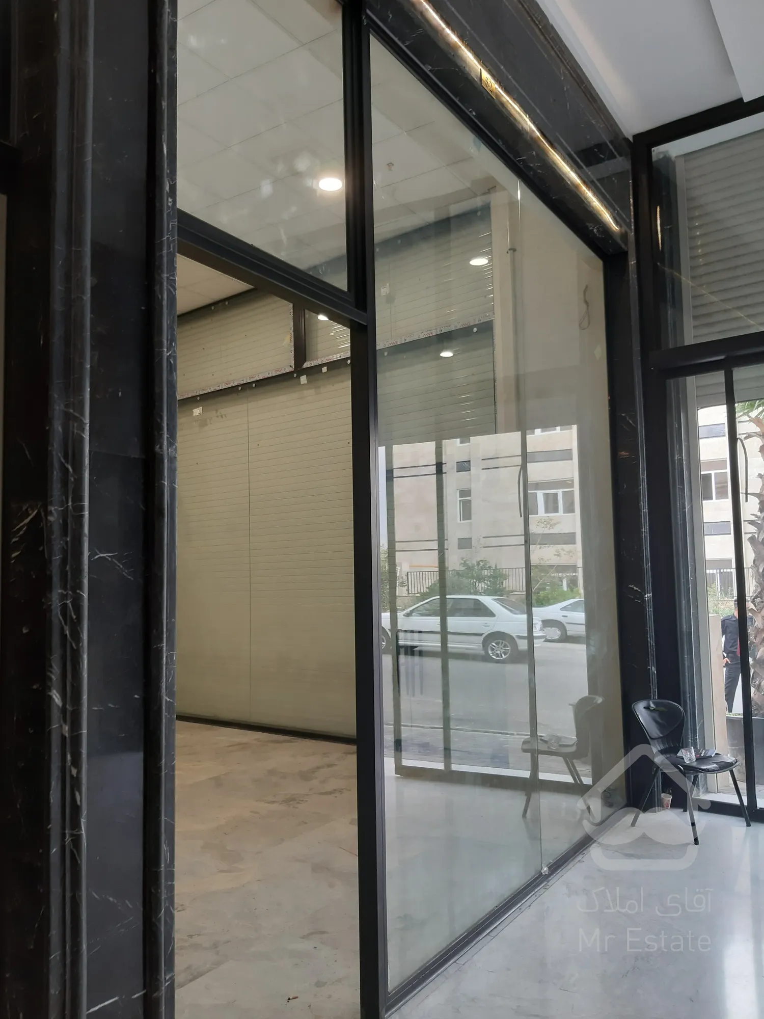 فروش واحد های تجاری در رونیکا مال هروی با شرایط پرداخت اقساطی