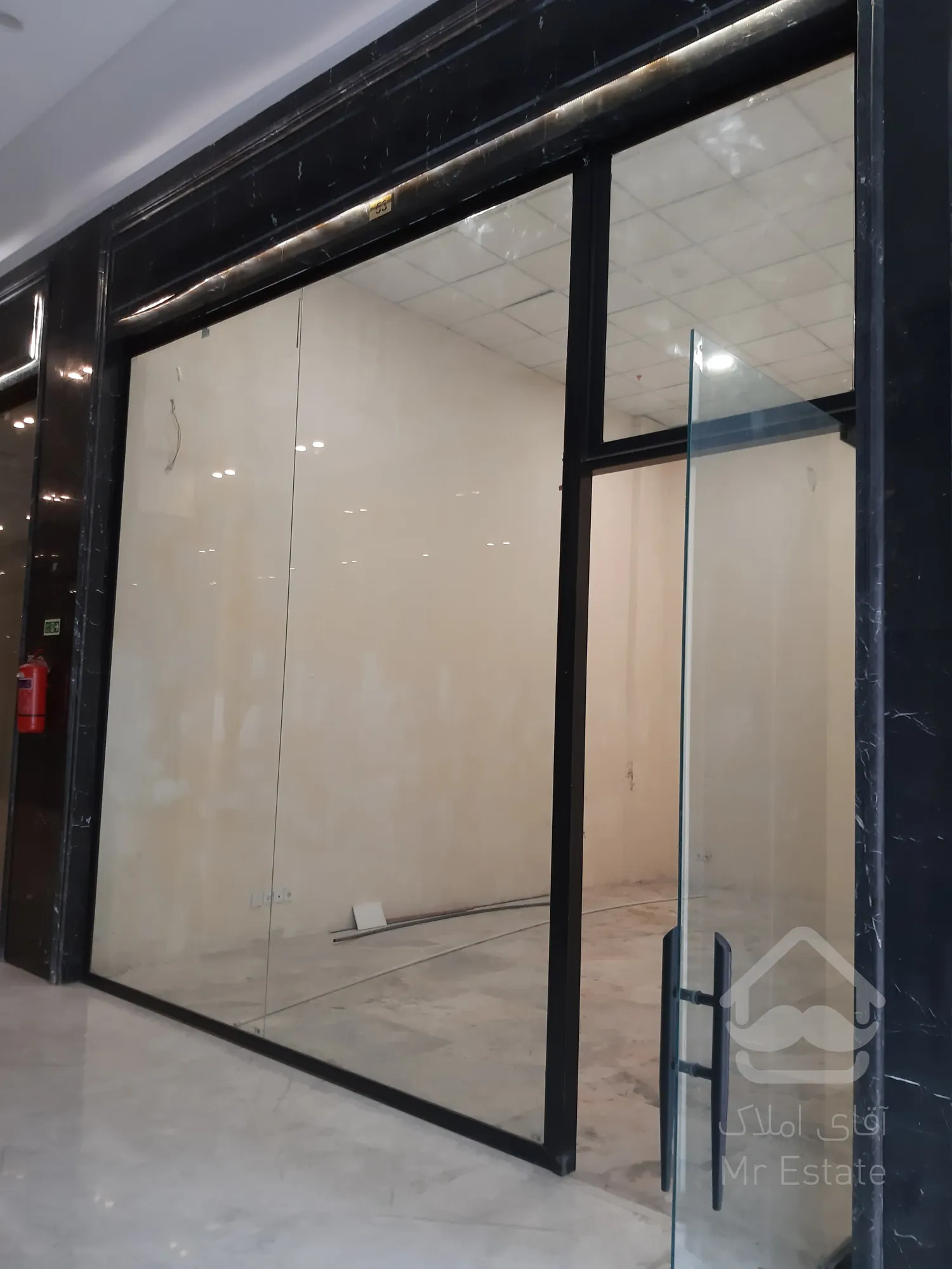 فروش مغازه 40 متری در رونیکا مال پاسداران