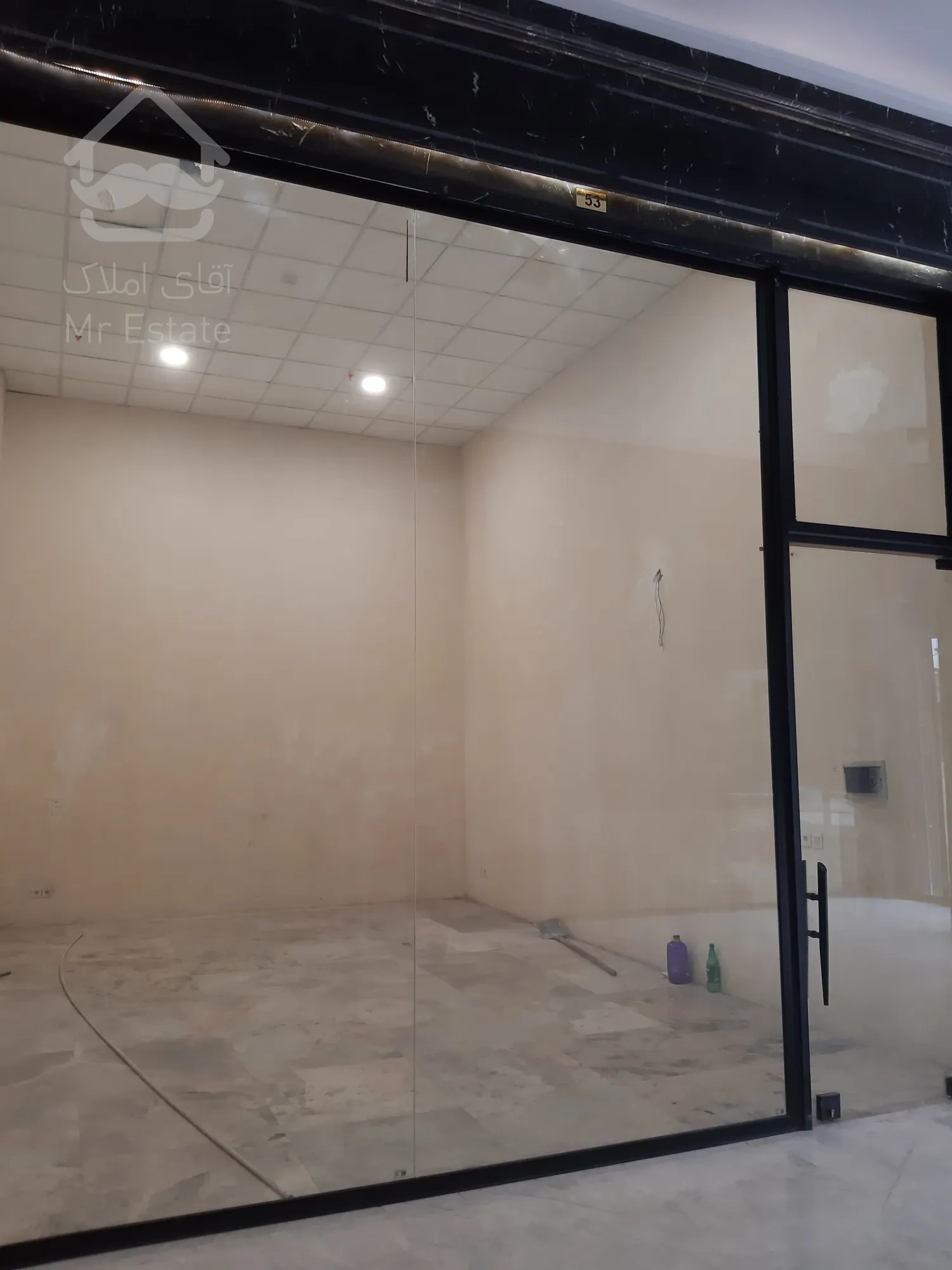 فروش مغازه 23 در رونیکا مال هروی جنب مترو حسین آباد