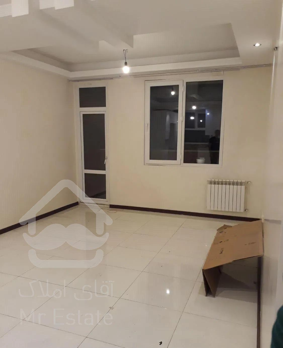 آپارتمان ۸۴ متری دو خواب با حیاط خلوت و بالکن