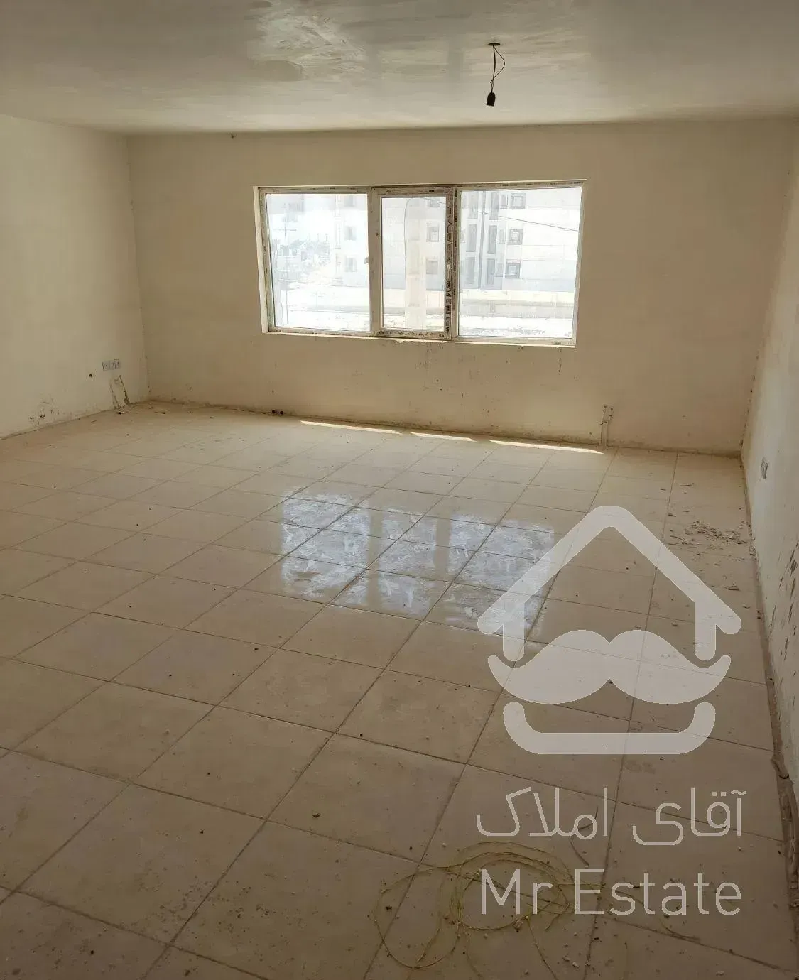 ۱۰۵ متری در شرق تهران