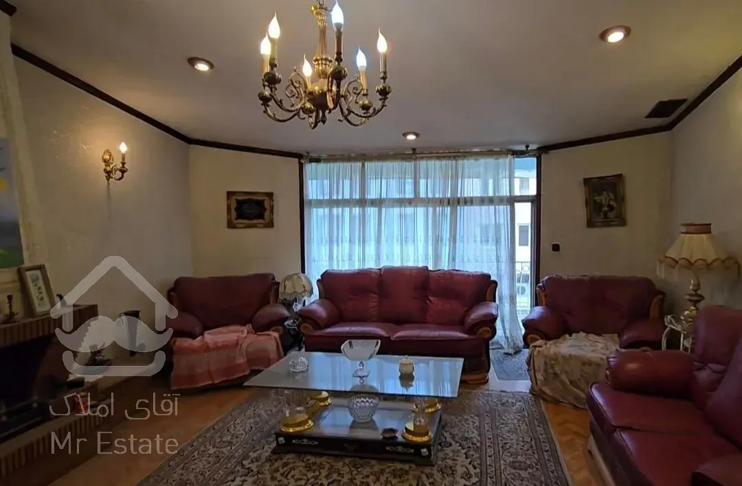 124مترمیدان کاج*موقعیت اداری*ویلایی*۷۰متر قدرالسهم