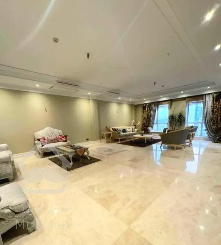 متحیر کننده در دبستان/۱۵۱متر سالن پرده خور غرق نور