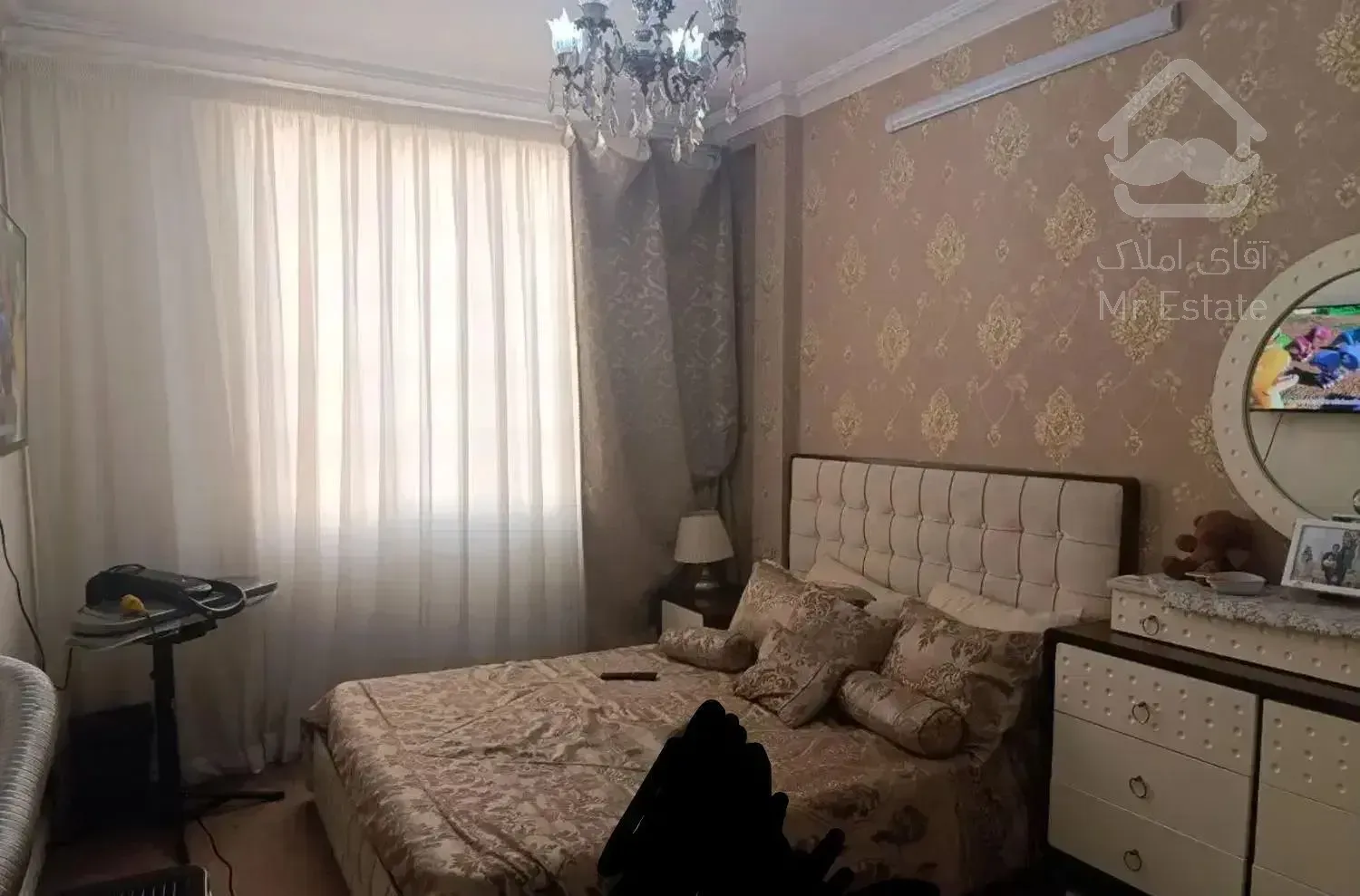 ۹۰متری اوایل اقبال پذیرایی و خواب ها نورگیر نماسنگ